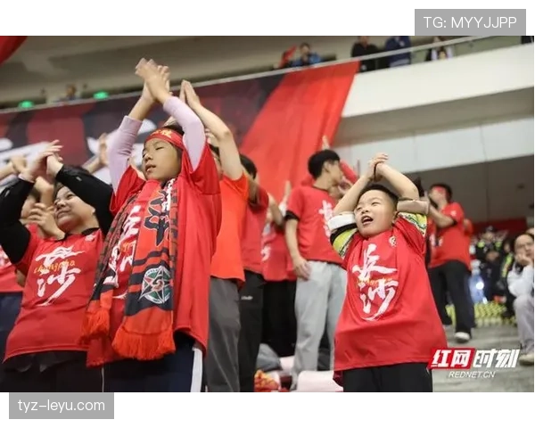 球迷互动专栏：点燃激情共筑梦想，深化球队与粉丝联结共促竞技热潮